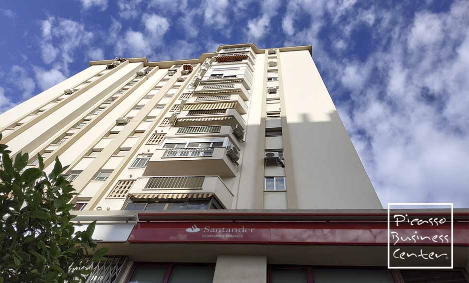 Santander Consumer Finance, Mario Bernal n'abahungu na bagenzi babo ubwishingizi