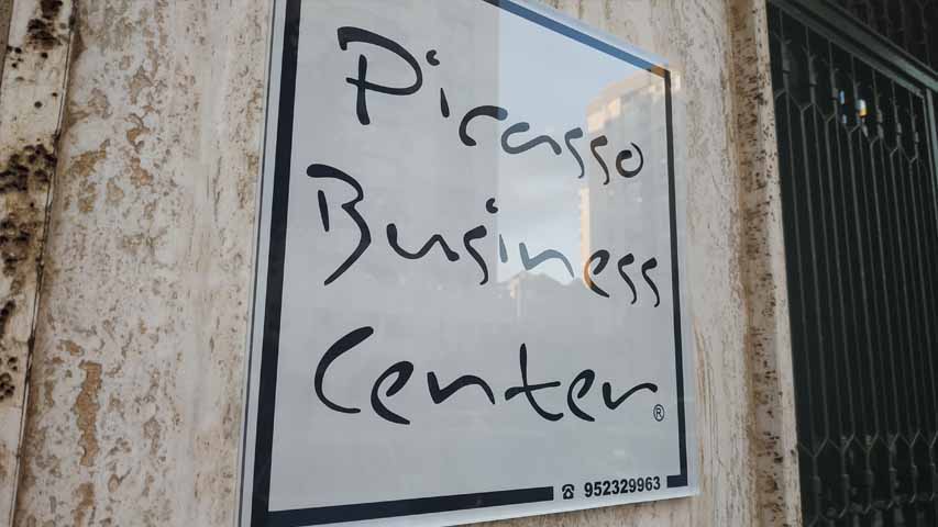 Icyapa ikigo cyubucuruzi inyubako